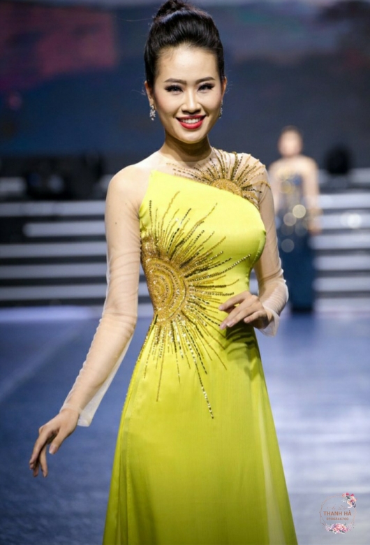 Áo dài kết hoa 3D