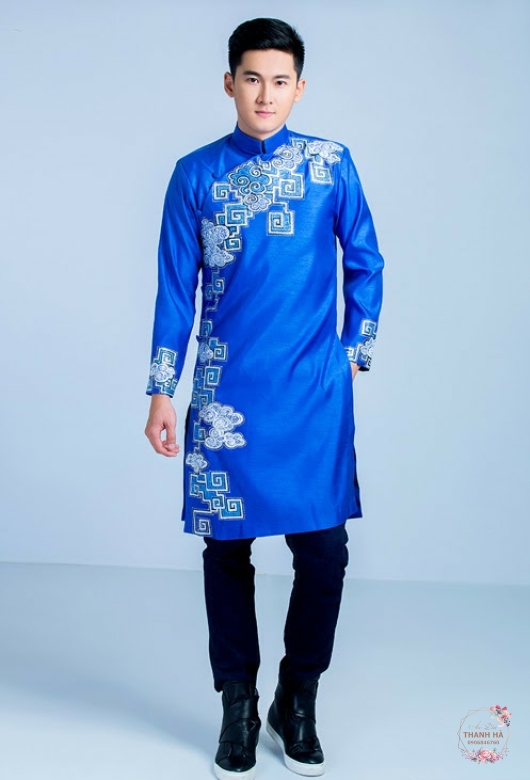 Áo dài nam vẽ họa tiết