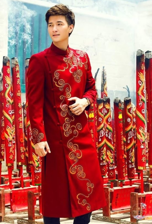 Áo dài nam vẽ họa tiết