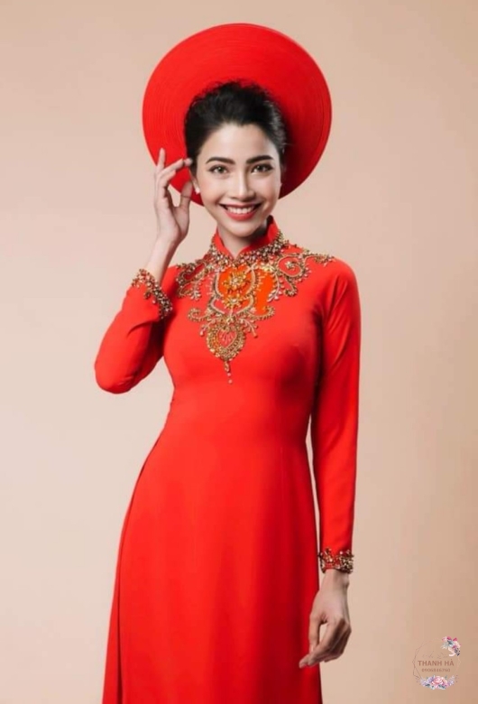 Áo dài kết hạt