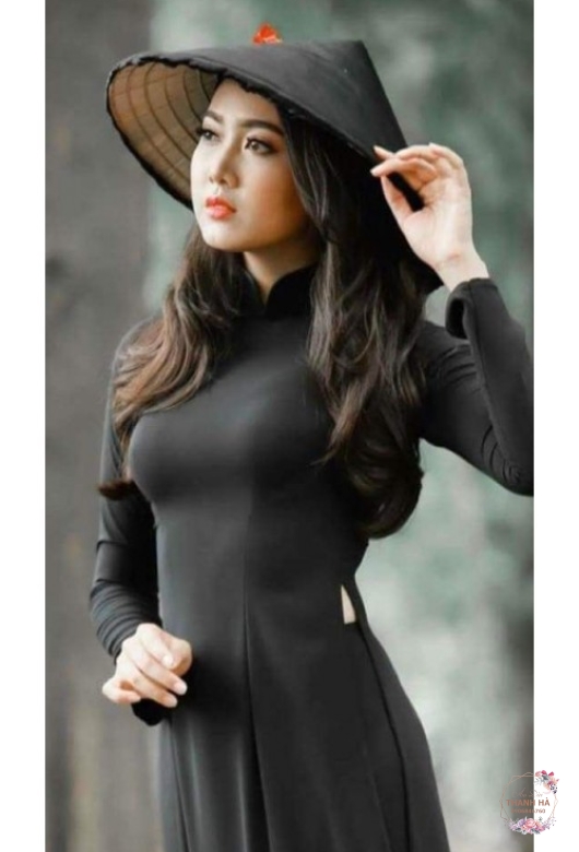 Áo dài trơn đen